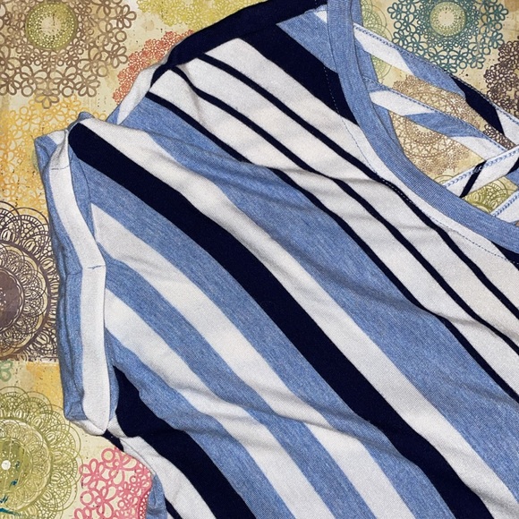 Cable & Gauge Petite Striped, Strappy Back Shortsleeved Top - Picture 4 of 9